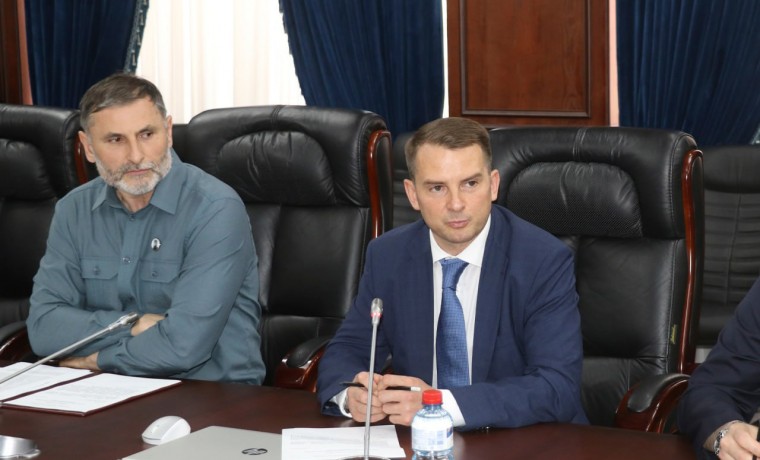 Ярослав Нилов поддержал законопроект по генетике, который предложила Хутмат Кадырова