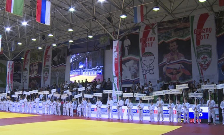 В Грозном стартовал VII Международный юниорский турнир по дзюдо памяти Турпал-Али Кадырова