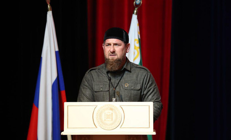 Рамзан Кадыров поздравил защитников отечества с праздником