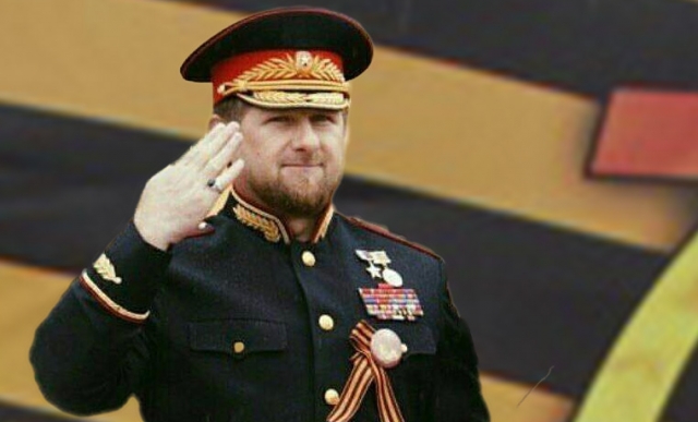 Рамзан Кадыров поздравил россиян с Днем Победы