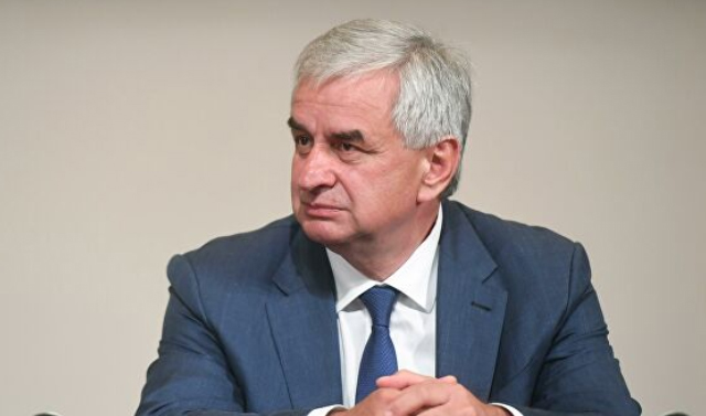 Парламент Абхазии утвердил отставку Хаджимбы с поста президента