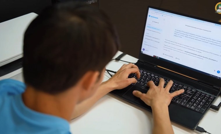 В Грозном прошёл мастер-класс по использованию искусственного интеллекта в учебной деятельности