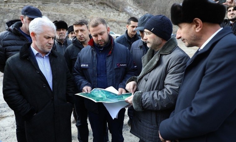 Муслим Хучиев обсудил строительство малой гидроэлектростанции в ЧР с представителями «РусГидро»