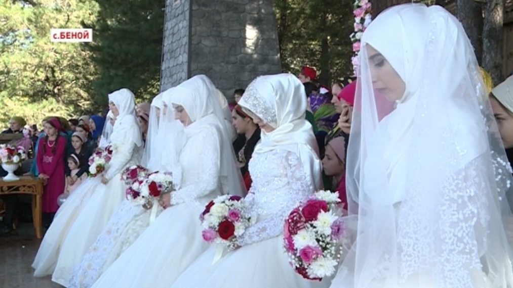 Благодаря фонду Кадырова более 60 молодых пар из малообеспеченных семей Чечни сыграли свадьбы 