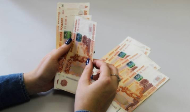 Работники соцсферы России получат доплаты от 10 до 60 тысяч рублей