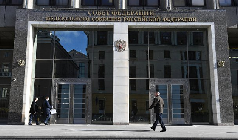 Совет Федерации одобрил три закона о налогах для самозанятых граждан
