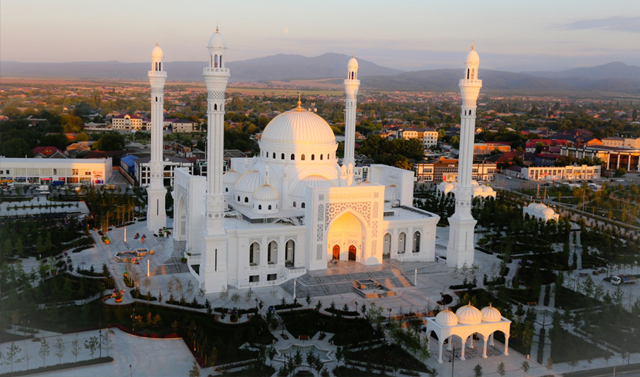 Посетители мечети «Гордость мусульман» города Шали смогут увидеть священные реликвии Пророка