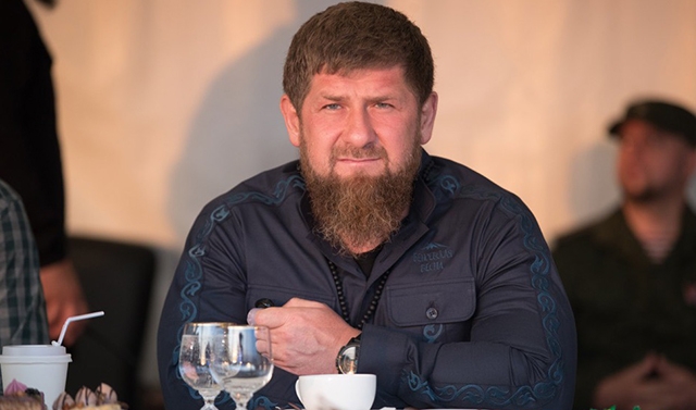 Глава ЧР поздравил со Всемирным днем авиации и космонавтики