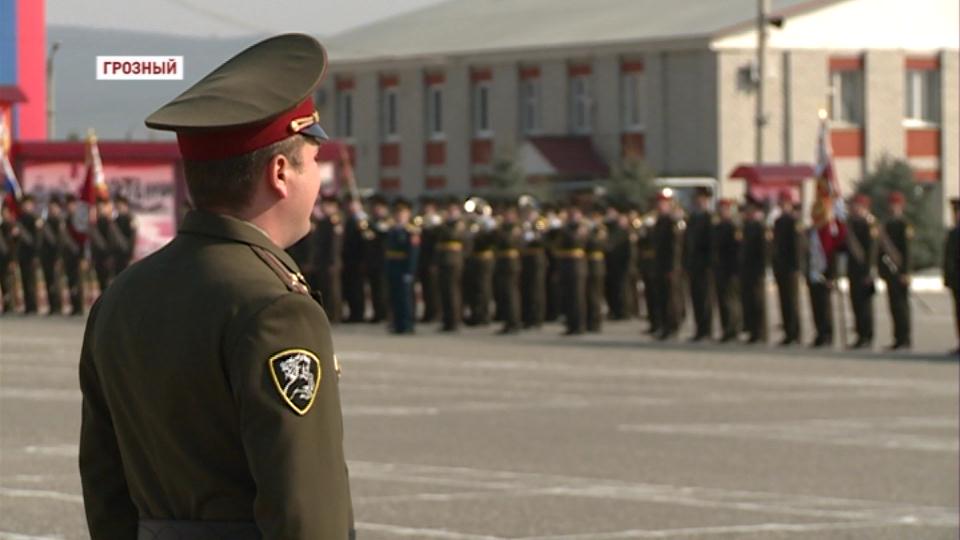 Внутренние войска МВД России отмечают профессиональный праздник