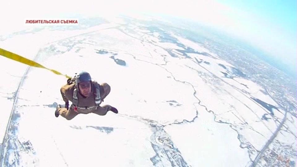 СОБР «Терек» готовится к прыжкам на Северном полюсе