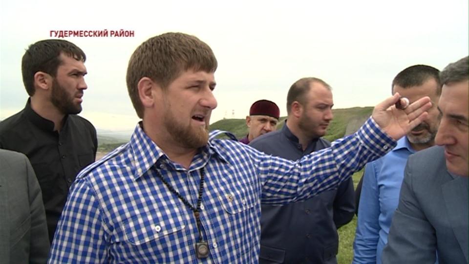 Рамзан Кадыров ознакомился с ходом работ на федеральной трассе М-29