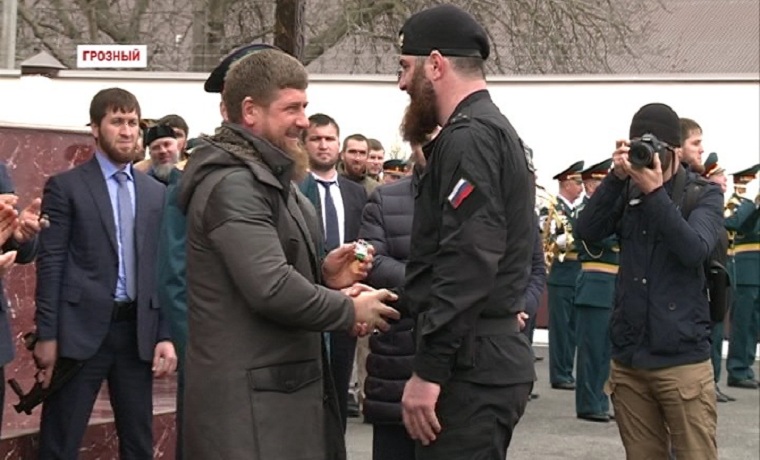 Рамзан Кадыров посетил торжественный митинг в честь Дня войск Нацгвардии России