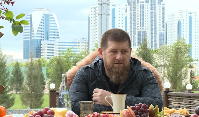 Рамзан Кадыров провел совещание с главврачами учреждений, перепрофилированных для лечения COVID-19
