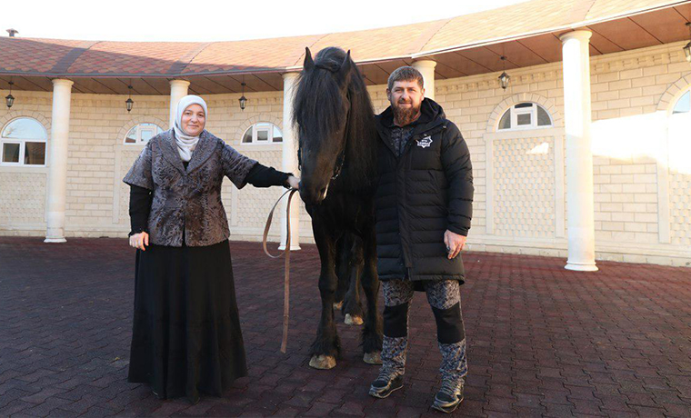 Рамзан Кадыров посетил конюшню
