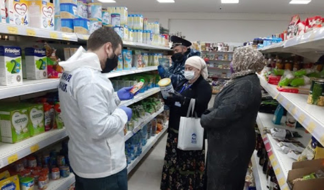 Волонтеры «ЕР» проверили около 3 тысяч магазинов и аптек ЧР на соблюдение мер дезинфекции 
