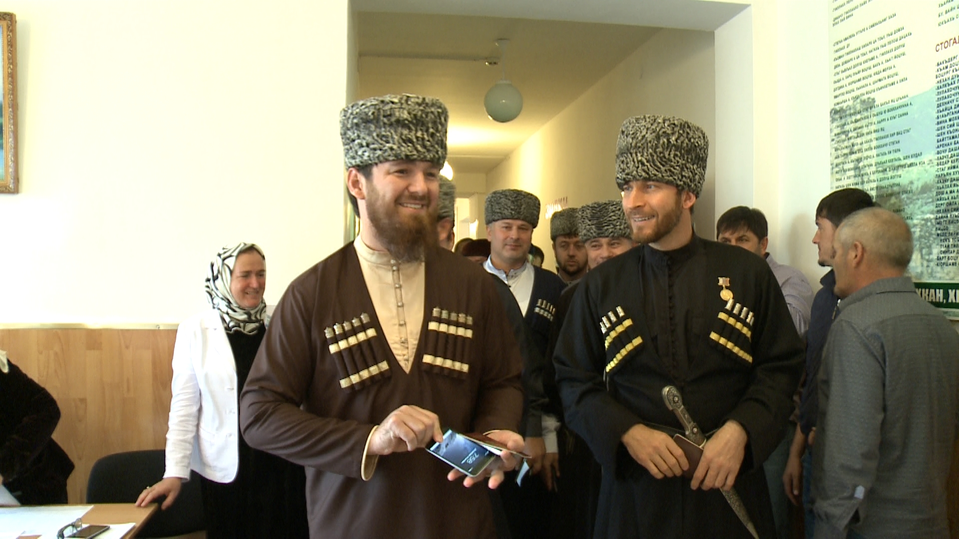 Одними из первых на выборах проголосовали Абубакар Эдельгериев и Ислам Кадыров