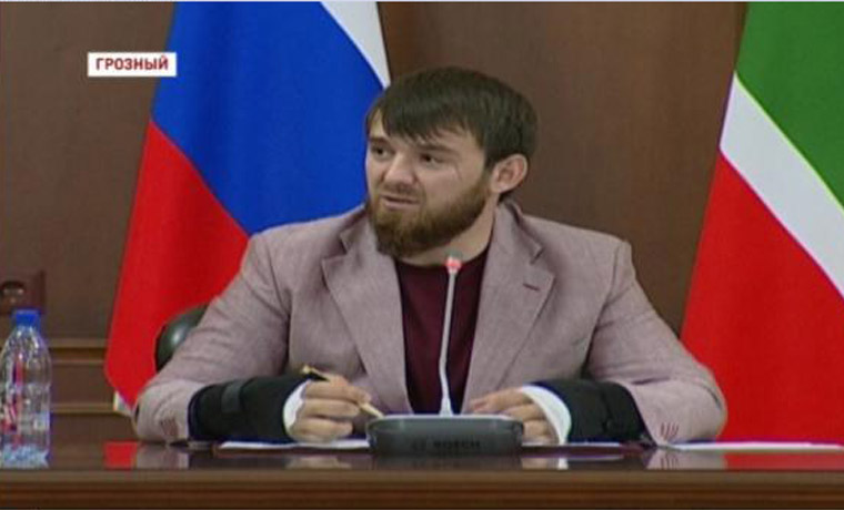 Ислам Кадыров провел совещание с главами муниципалитетов, начальниками ОВД и газовых служб