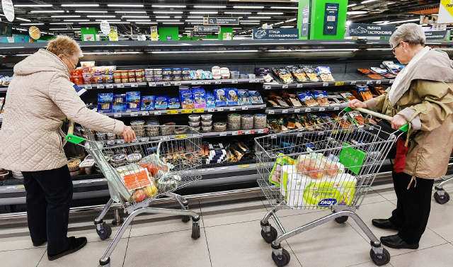 Предложение ввести двойные ценники в магазинах поддержали в Совете Федерации 