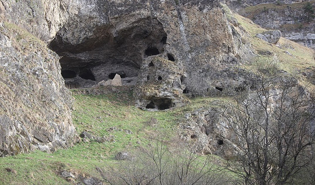 Ученые изучат питающиеся серой бактерии, найденные в пещерах Чечни
