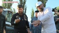 Рамзан Кадыров проинспектировал ход уборочных работ в Ачхой-Мартановском районе