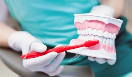 Стоматолог предостерегает от ошибок при чистке зубов