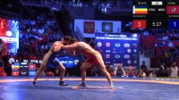 Ислам Магомедов вышел в финал чемпионата России по греко-римской борьбе в Грозном