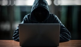 ВТБ предупредил о новых схемах мошенников с банковскими картами россиян| грозный, чгтрк