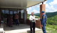 Спасатели проводят подворовые обходы в пожароопасных районах  Чечни