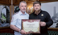 Рамзан Кадыров поздравил Руслана Алханова с награждением Почётной Грамотой министром внутренних дел России Владимиром Колокольцевым