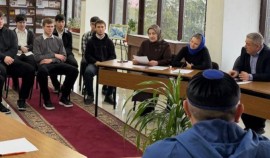 В Наурском районе прошёл круглый стол, посвящённый Году единства народов России| грозный, чгтрк