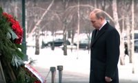 Владимир Путин возложил венок к Могиле Неизвестного Солдата