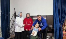 МГЕР ЧР и «Волонтерская Рота» посетили ребенка с ОВЗ