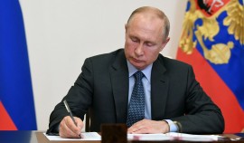 Владимир Путин подписал закон «о приземлении» IT-гигантов в России