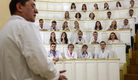 В Госдуме предложили закрепить право на жилье для выпускников медвузов на время практики| грозный, чгтрк