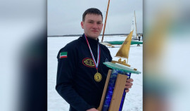 Руслан Саиев выйдет на лед международных соревнований на буере класса Монотип XV