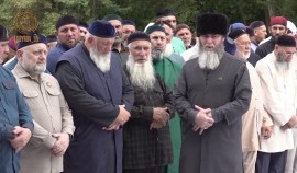 На кладбище газавата в Шали прошёл обряд захоронения 66 последователей Шейха Кунта-Хаджи Кишиева