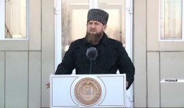 В Грозном почтили память жертв теракта, произошедшего 27 декабря 2002 года