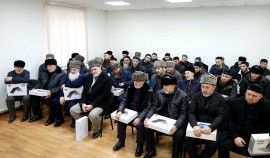 РОФ им. А.-X. Кадырова приобрел 46 ноутбуков для педагогов духовно-нравственного воспитания| грозный, чгтрк