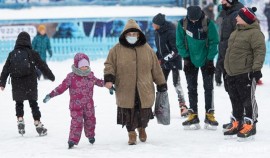 К Новому году семьи с детьми получат еще по 5 тыс. руб. на каждого ребенка до семи лет