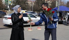 «Единая Россия» организовала поздравления женщин в Чеченской Республике