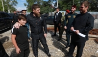 Рамзан Кадыров проверил ход строительства мечети в Курчалоевском районе ЧР