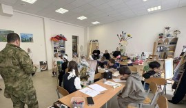В Грозном росгвардейцы провели конкурс детского рисунка, посвященный юбилею ведомства| грозный, чгтрк