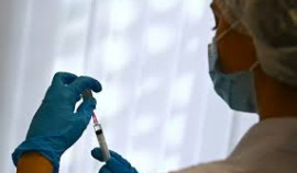 Гинцбург: Для защиты от дельта-штамма коронавируса достаточно 300 антител