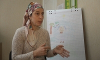 Психолог: родители должны чаще общаться со своими детьми, чтобы оградить их от негативного влияния