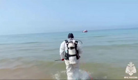 Чеченские спасатели участвуют в очистке Керченского пролива