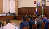 На заседании Правительства Чечни принято 28 проектов постановлений  