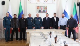 Двое жителей Чеченской Республики удостоены наград МЧС за проявленный героизм во время стихии| грозный, чгтрк