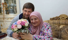 Рамзан Кадыров поздравил Аймани Кадырову с Днём чеченской женщины