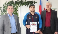 Власти крымского города выразили благодарность жителю ЧР за отважный поступок
