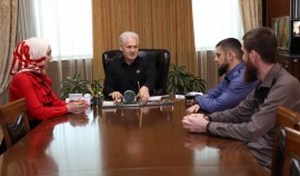 Муслим Хучиев и Ахмед Дудаев обсудили развитие информационной сферы ЧР